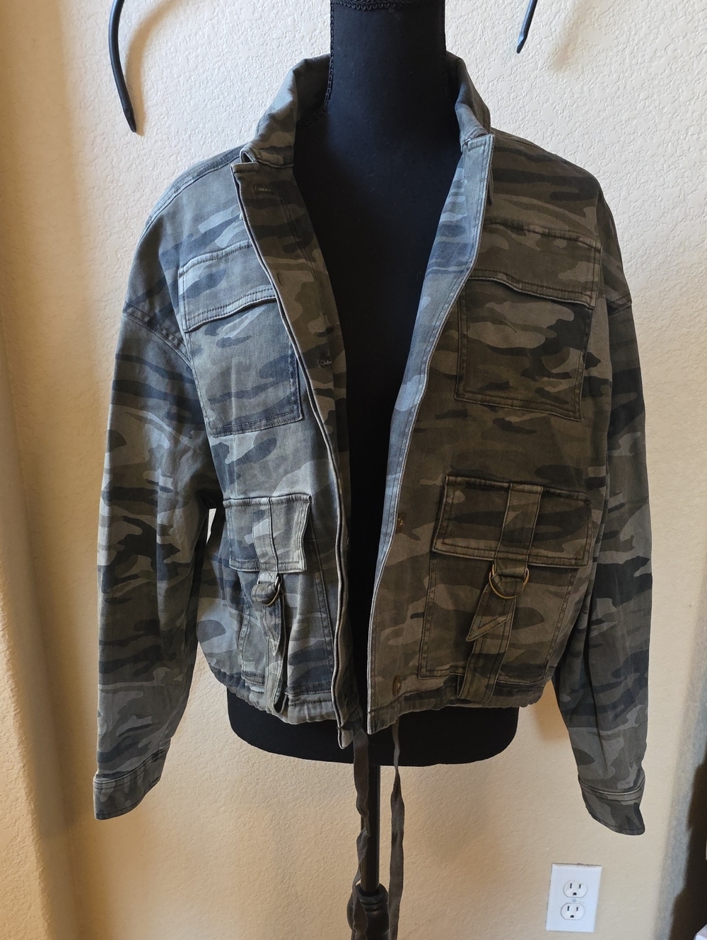 Express 🎀 Women's Camouflage Utility Jacket - Olive Camo